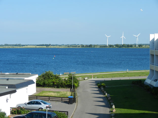 Blick über die Hafeneinfahrt aus der Ferienwohnung Piccolo Seiss am Südstrand von Fehmarn