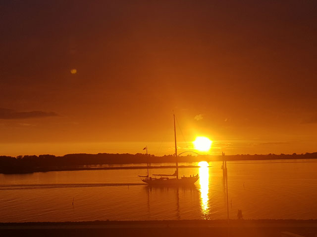 Sonnenuntergang Blick aus der Ferienwohnung Piccolo Seiss am Südstrand von Fehmarn