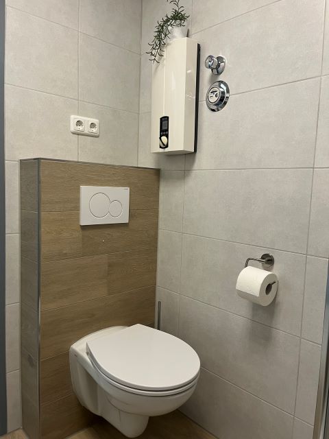 Helles freundliches Bad in der Ferienwohnung Seiss Piccolo am Südstrand von Fehmarn